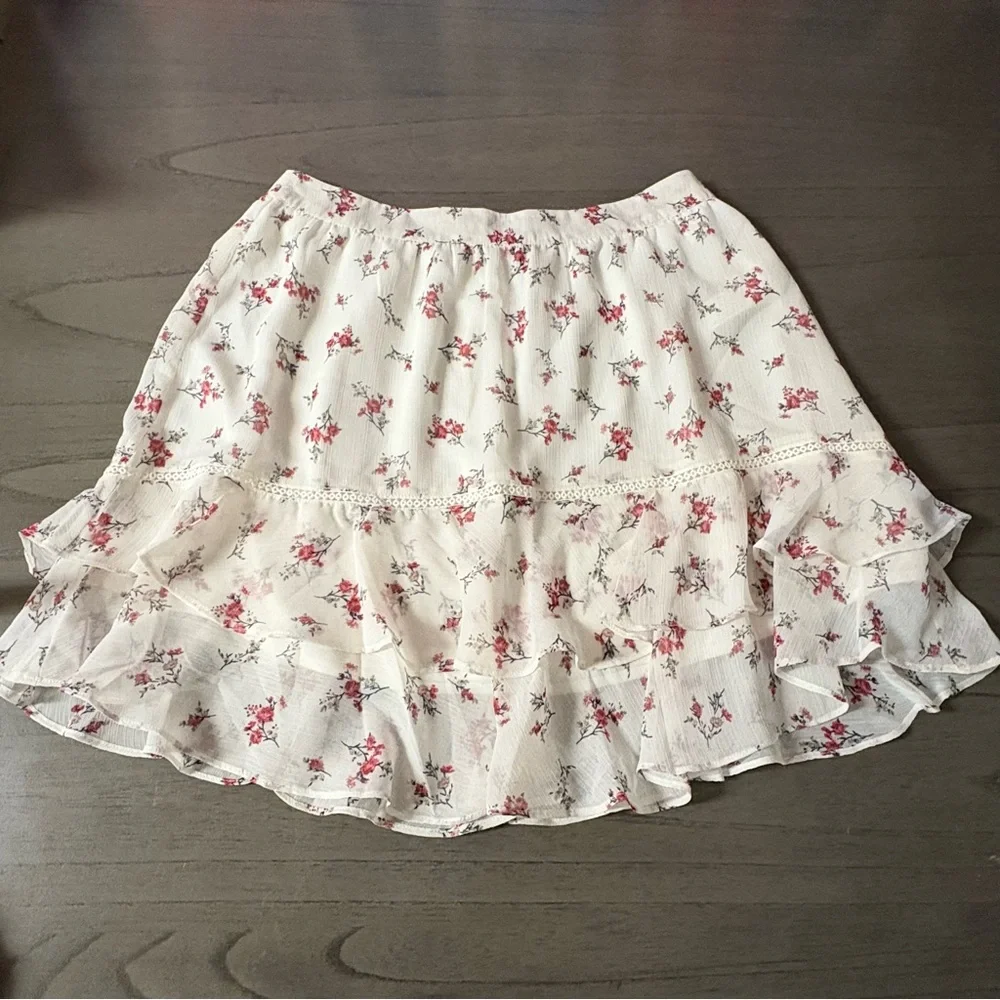 J.O.A. Just one answer high waisted floral mini shirt New Large